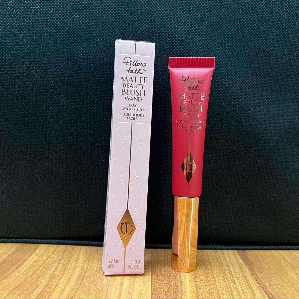 CHARLOTTE TILBURY MATTE BEAUTY BLUSH WAND
PILLOW TALK DREAM POP